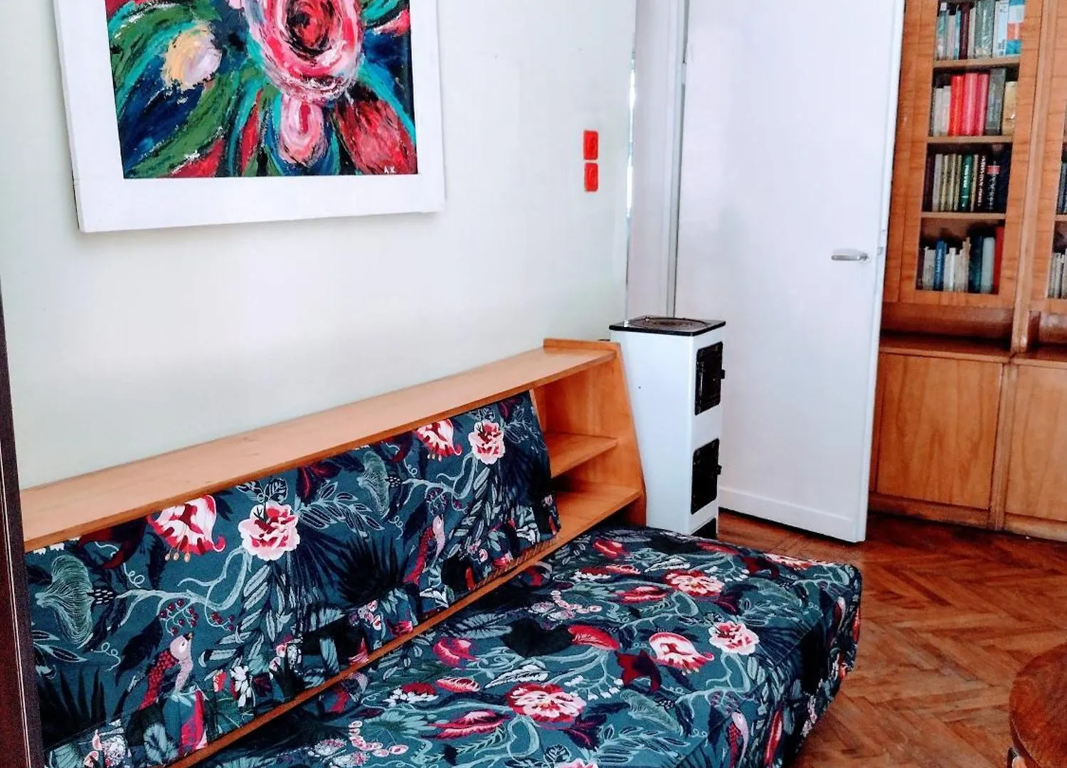 Era Echoes - Preserved Historical Apartment Tirana Albania