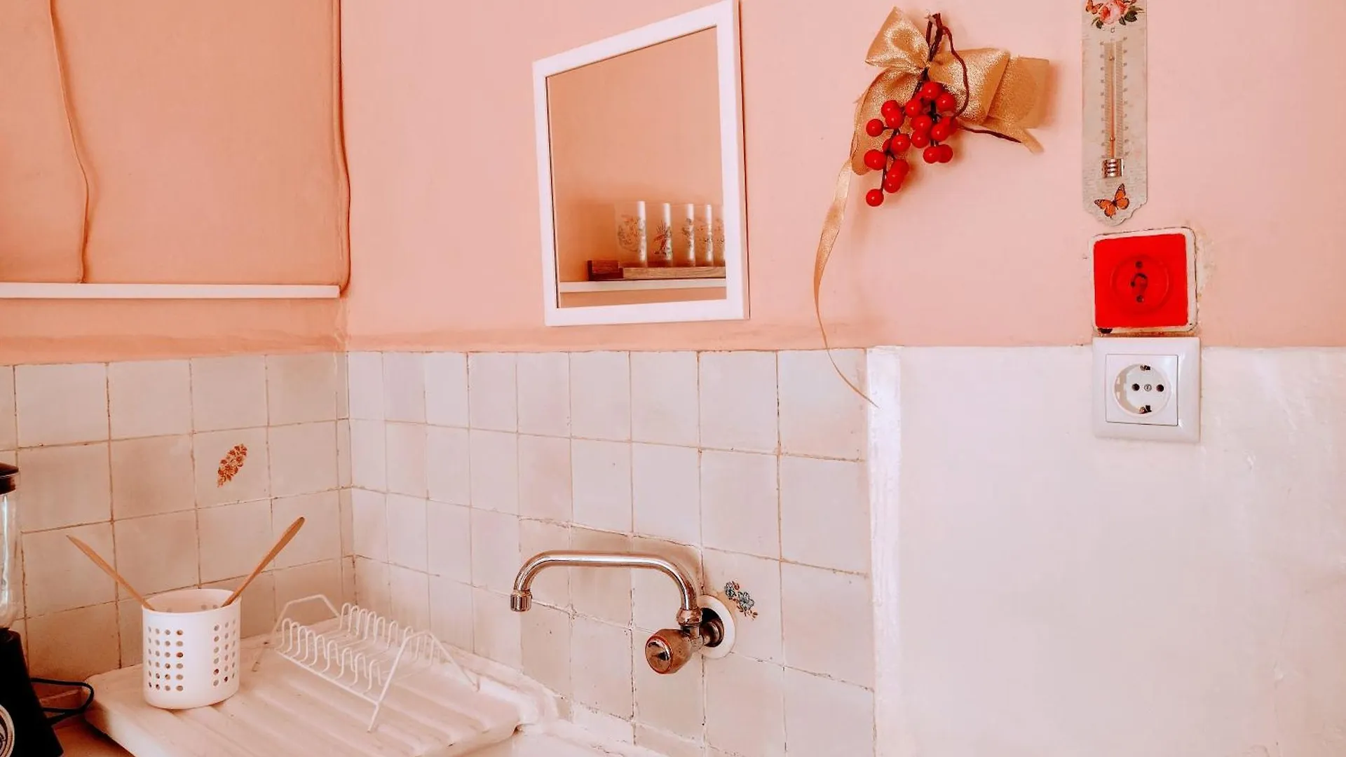 Era Echoes - Preserved Historical Apartment Tirana