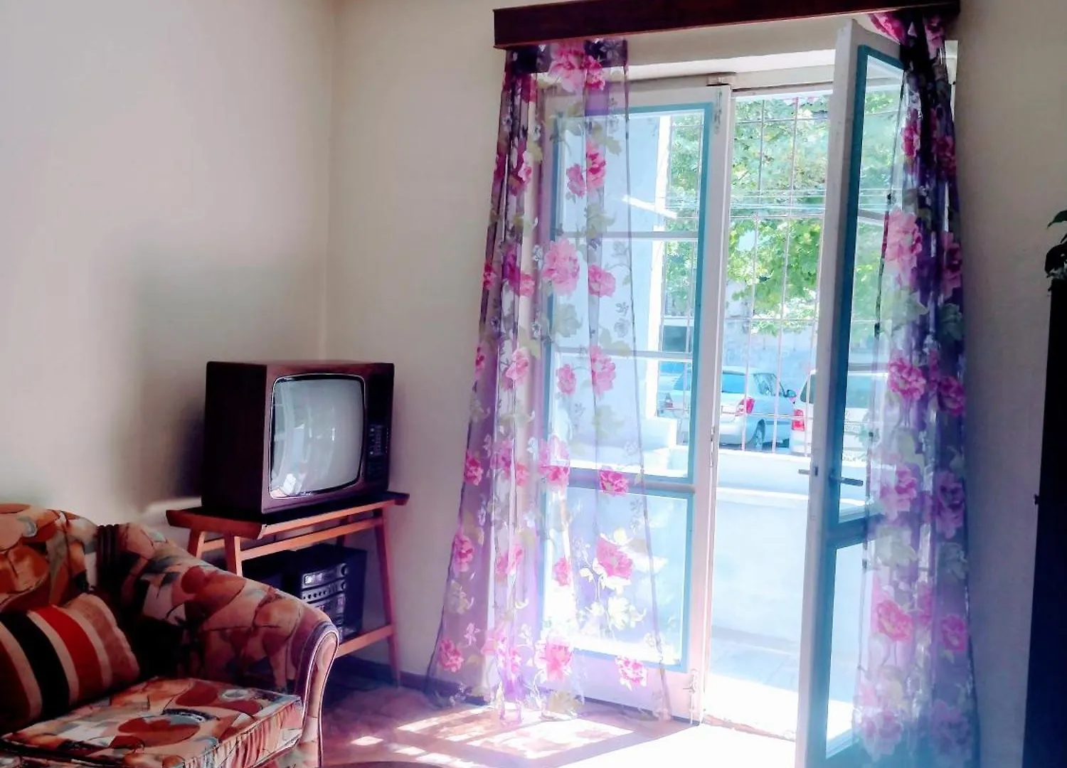 Era Echoes - Preserved Historical Apartment Tirana